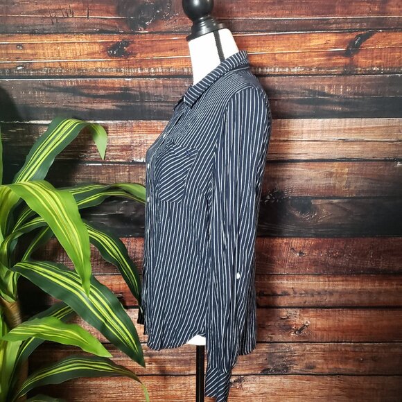 Tommy Hilfiger Large Top Blouse Navy Blue Striped Flowy Rayon Roll Tab Cuffs - Picture 6 of 9